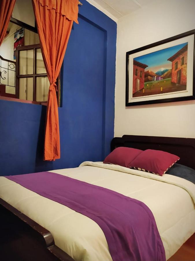 Hostal La Casa Tolena Quito - Ecuador 호텔 외부 사진