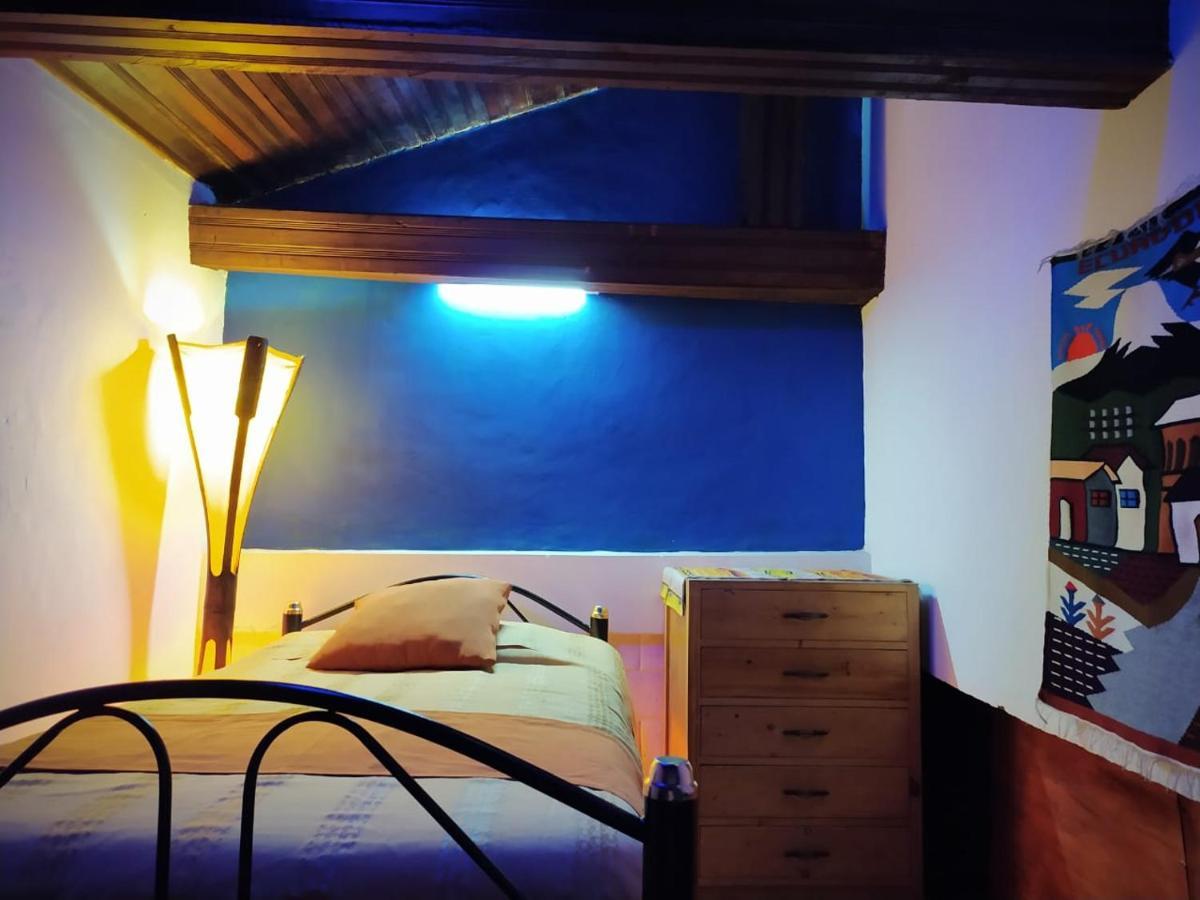 Hostal La Casa Tolena Quito - Ecuador 호텔 외부 사진