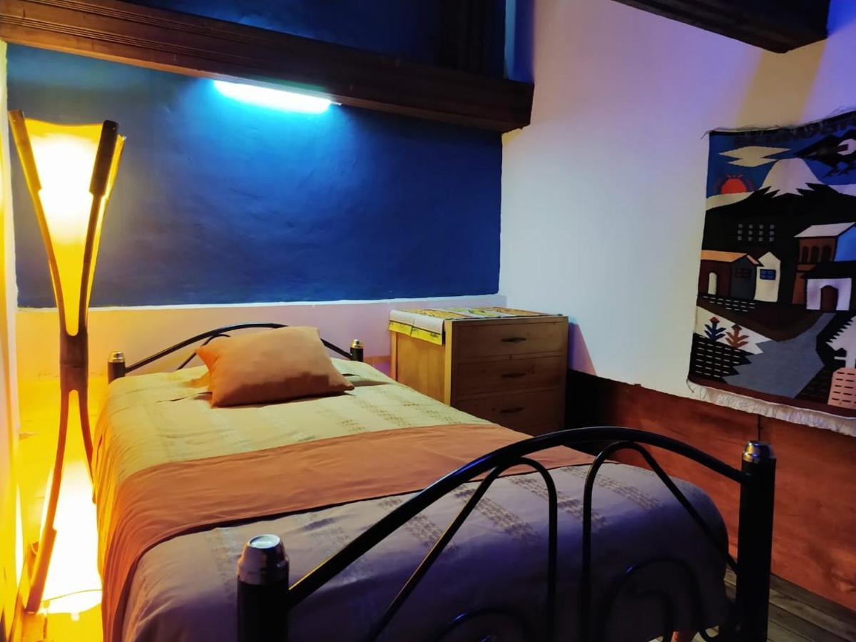 Hostal La Casa Tolena Quito - Ecuador 호텔 외부 사진