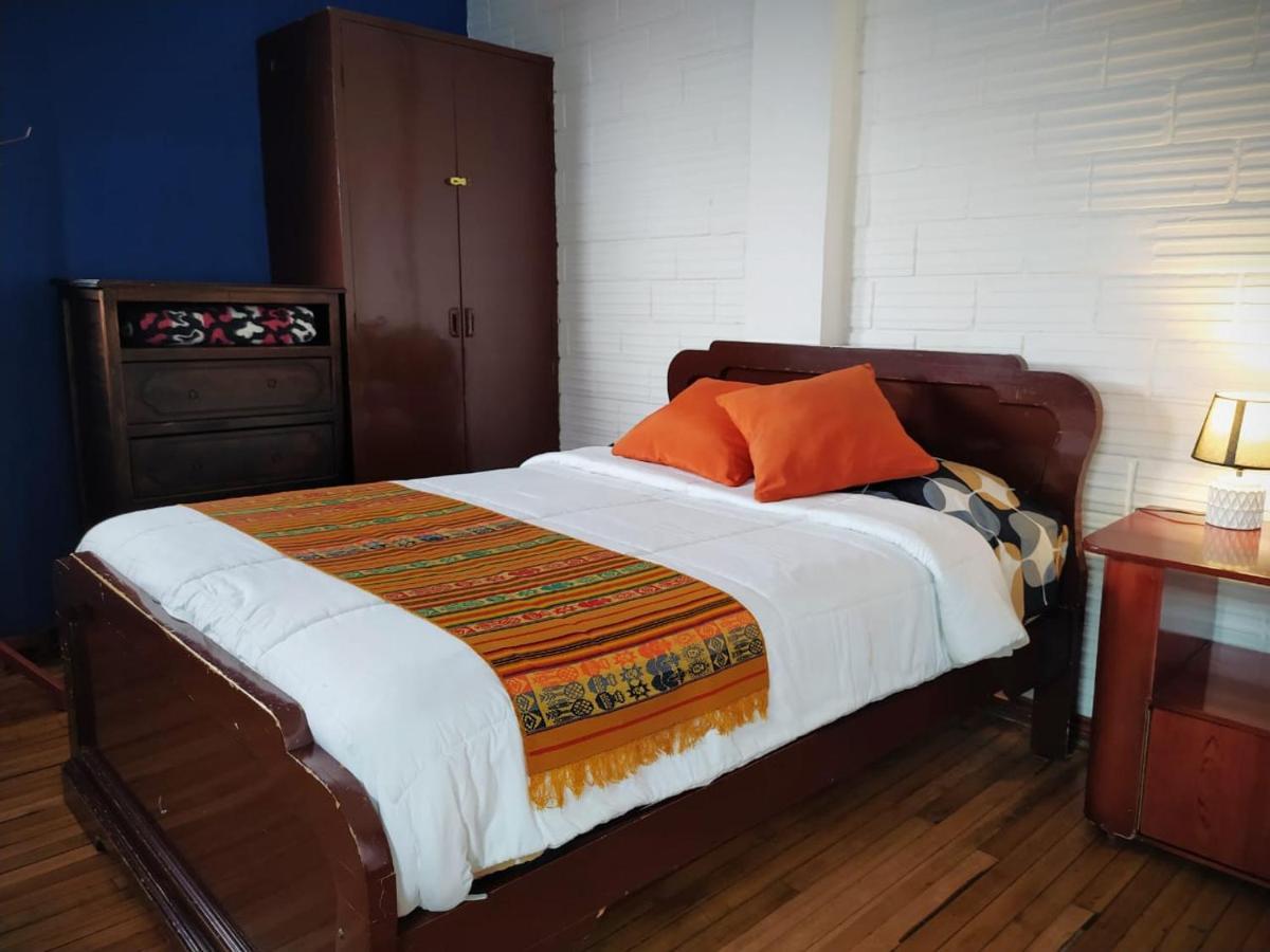Hostal La Casa Tolena Quito - Ecuador 호텔 외부 사진