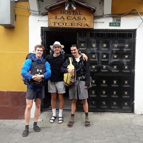 Hostal La Casa Tolena Quito - Ecuador 호텔 외부 사진
